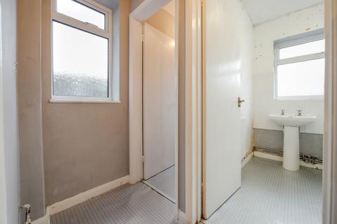 82 Mandeville Road, Enfield, EN3 6SJ