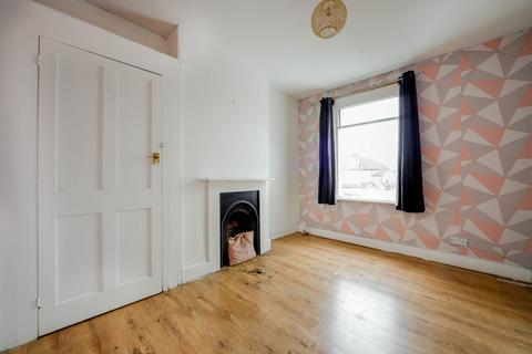 82 Mandeville Road, Enfield, EN3 6SJ