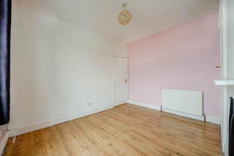 82 Mandeville Road, Enfield, EN3 6SJ