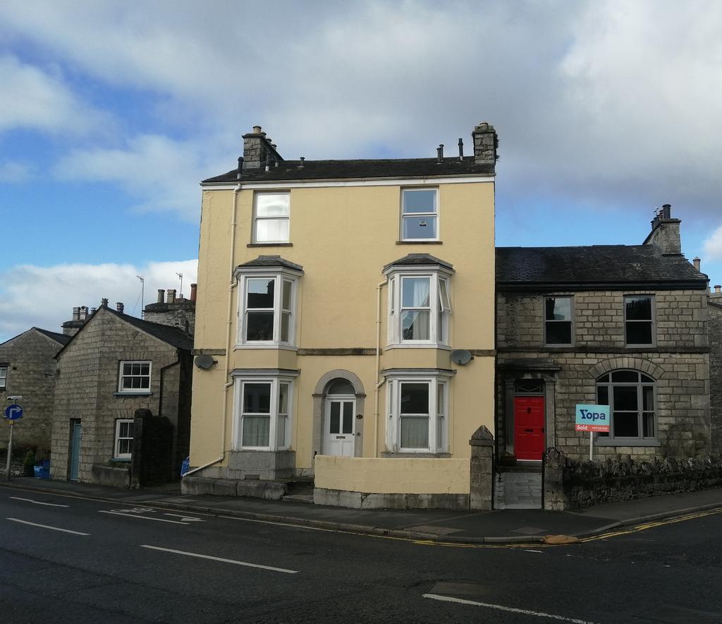 23 Castle Street, Kendal, LA9 7 bed semidetached house £420,000