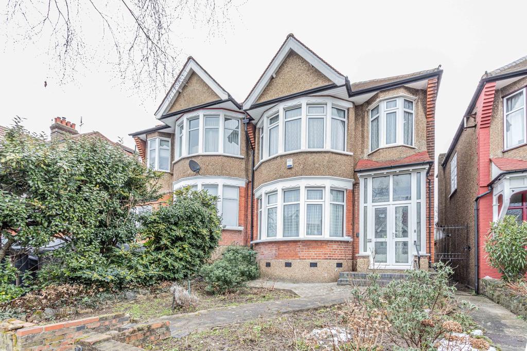 Winton Avenue, London, N11 3 bed semidetached house £995,000