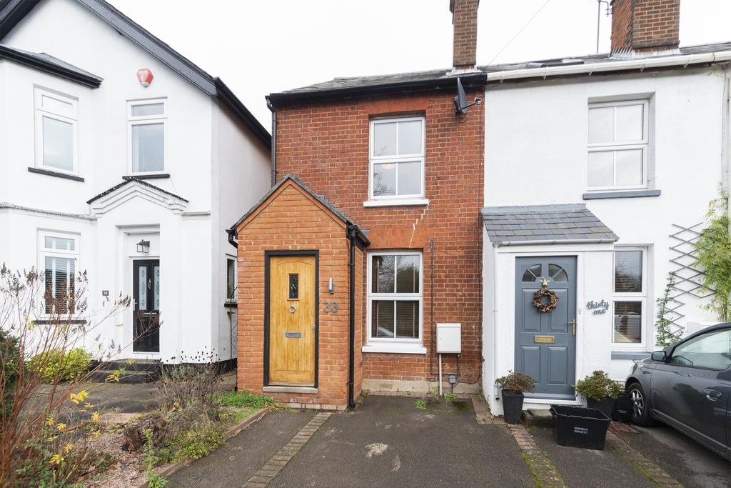 Oxford Road, Wokingham, RG41 2 bed terraced house £350,000