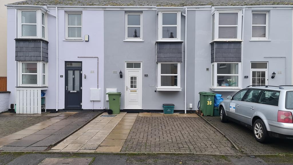 Selkirk Street, Cheltenham, GL52 2 bed terraced house £241,000