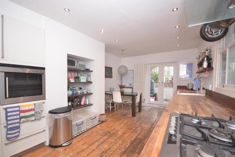 4 bedroom terraced house to rent, Milkwood Road, Herne Hill, London, SE24