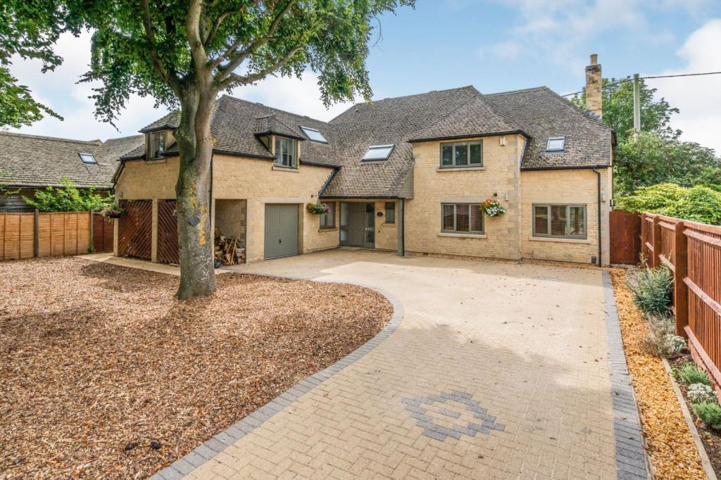 Burford Road, Witney, OX28 6 bed detached house £5,500 pcm (£1,269 pw)