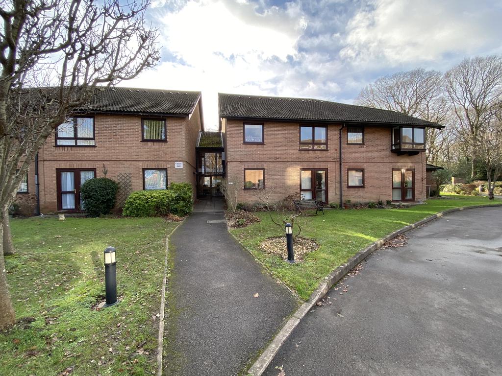 Old Common Gardens Locks Heath, Southampton, SO31 1 bed flat £145,000