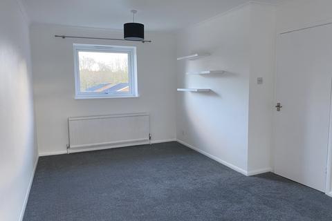 2 bedroom flat to rent, In the Ray, Maidenhead, SL6 8DH