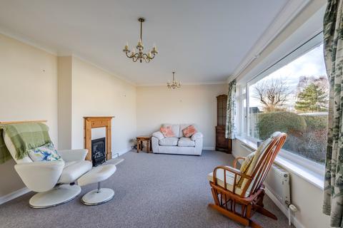 18 Close Gardens, Tetbury, GL8 8DU