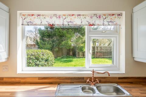 18 Close Gardens, Tetbury, GL8 8DU