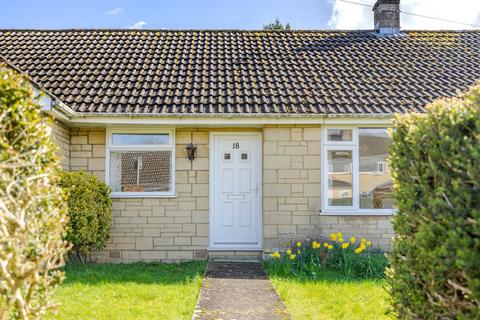 18 Close Gardens, Tetbury, GL8 8DU