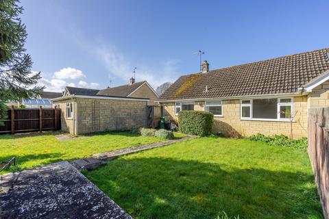 18 Close Gardens, Tetbury, GL8 8DU