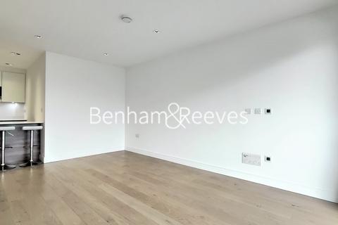 undefined, Kew Bridge Road,  Brentford TW8