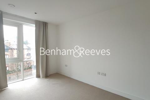 undefined, Kew Bridge Road,  Brentford TW8