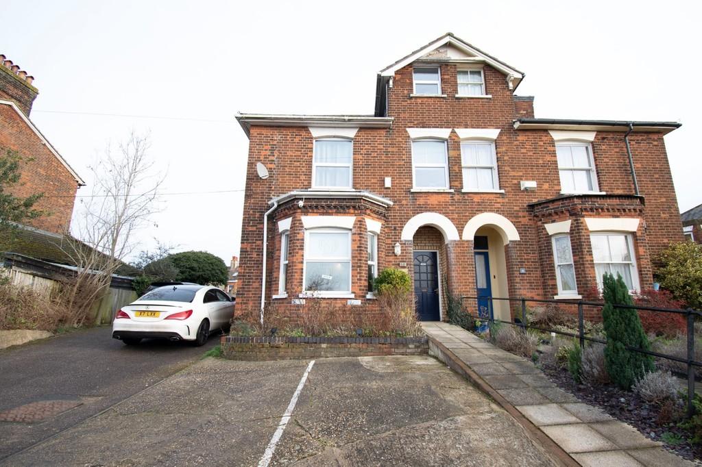 Julians Road, Stevenage 6 bed semidetached house £595,000