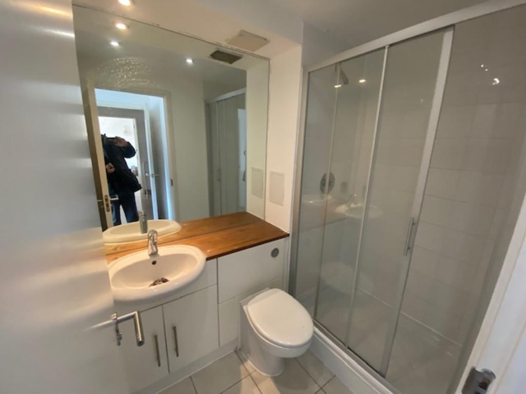 En-Suite to Bedroom 2