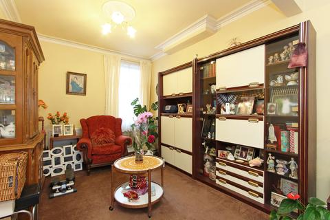 77 Standard Road, Hounslow, TW4 7AR