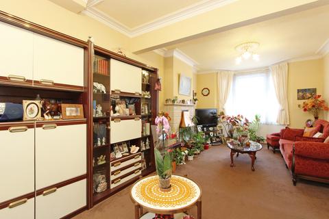 77 Standard Road, Hounslow, TW4 7AR