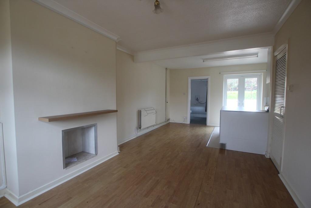 Sycamore Street, Rhydyfelin, Pontypridd 2 bed semidetached house £