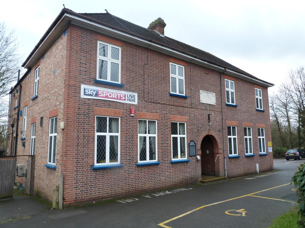 Old Park Avenue, Enfield 2 bed apartment £1,200 pcm (£277 pw)