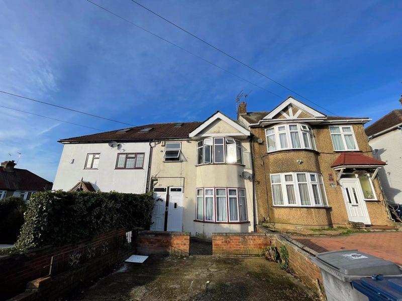 West Way, Edgware 2 bed £1,300 pcm (£300 pw)