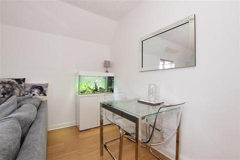 49 Bramble Tye, Laindon, Basildon, SS15 5GR