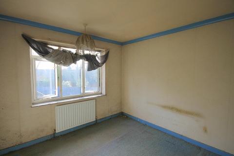 69 Oak Way, Feltham, TW14 8AT
