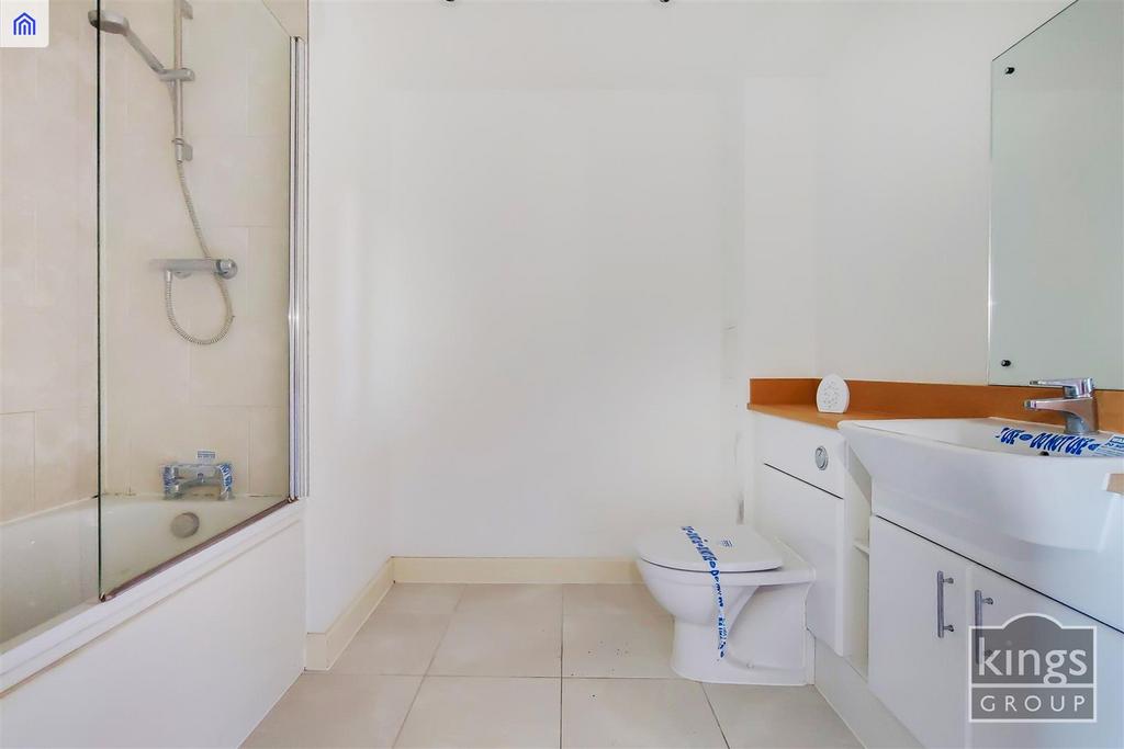 5 Bathroom-0.jpg