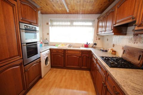 10 Brackendale Grove, Bradford, BD10 0TS