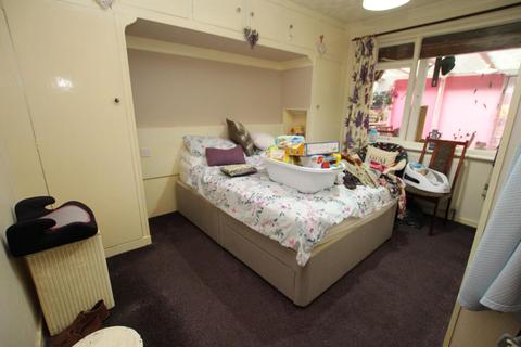 10 Brackendale Grove, Bradford, BD10 0TS