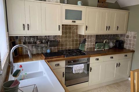 319 Holton Road, Barry, CF63 4HX