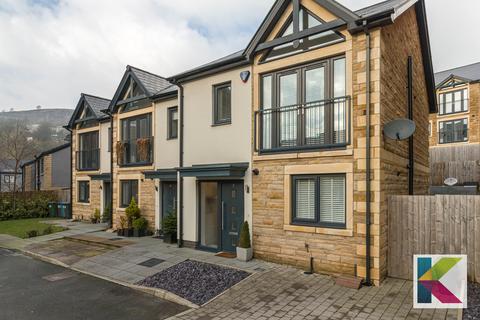 6 Midgreave Close, Delph, Oldham, OL3 5GG