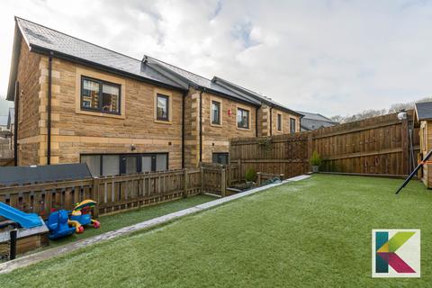 6 Midgreave Close, Delph, Oldham, OL3 5GG