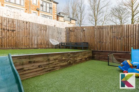 6 Midgreave Close, Delph, Oldham, OL3 5GG