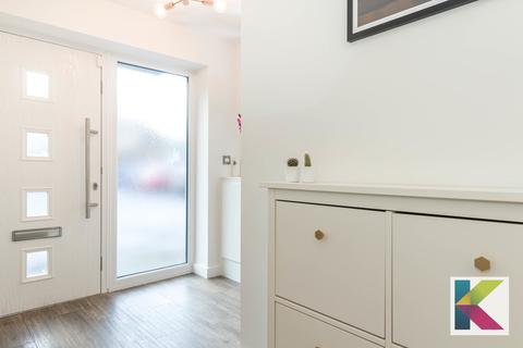 6 Midgreave Close, Delph, Oldham, OL3 5GG