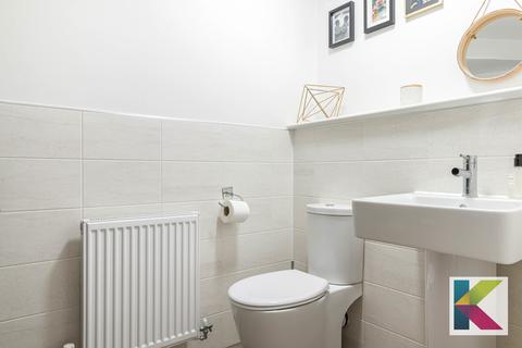 6 Midgreave Close, Delph, Oldham, OL3 5GG