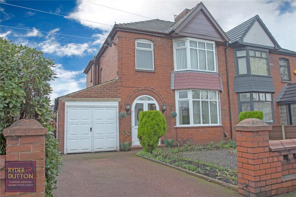 Hollinwood Avenue, Chadderton... 3 bed semidetached house £240,000