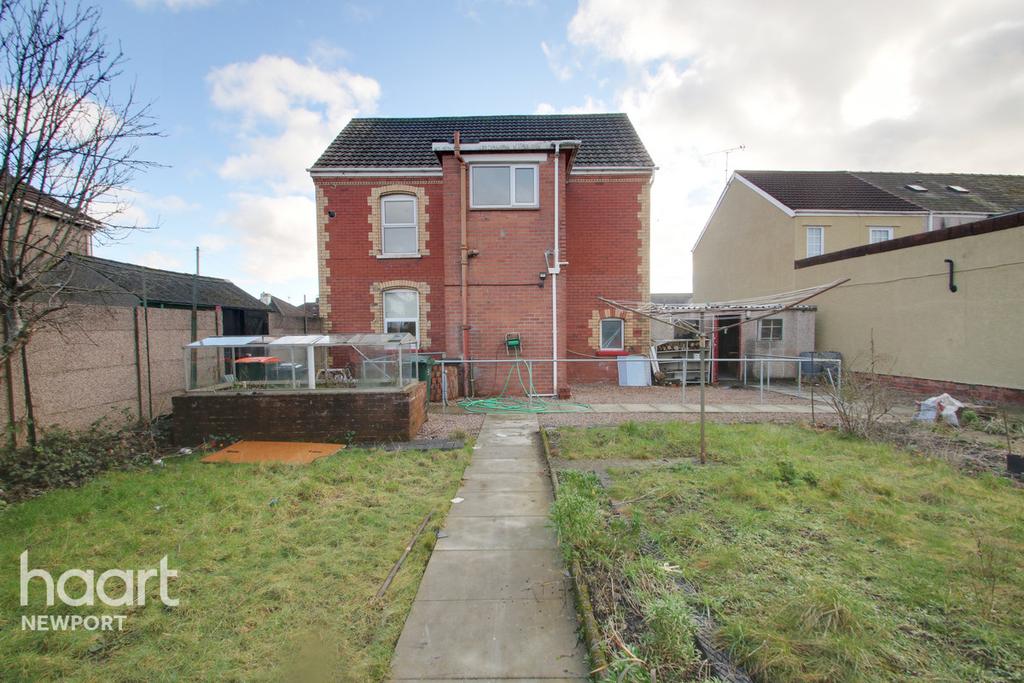 Liswerry Road, Newport 3 bed detached house £250,000