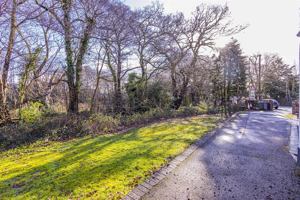 Llandenis Road 32-3.jpg