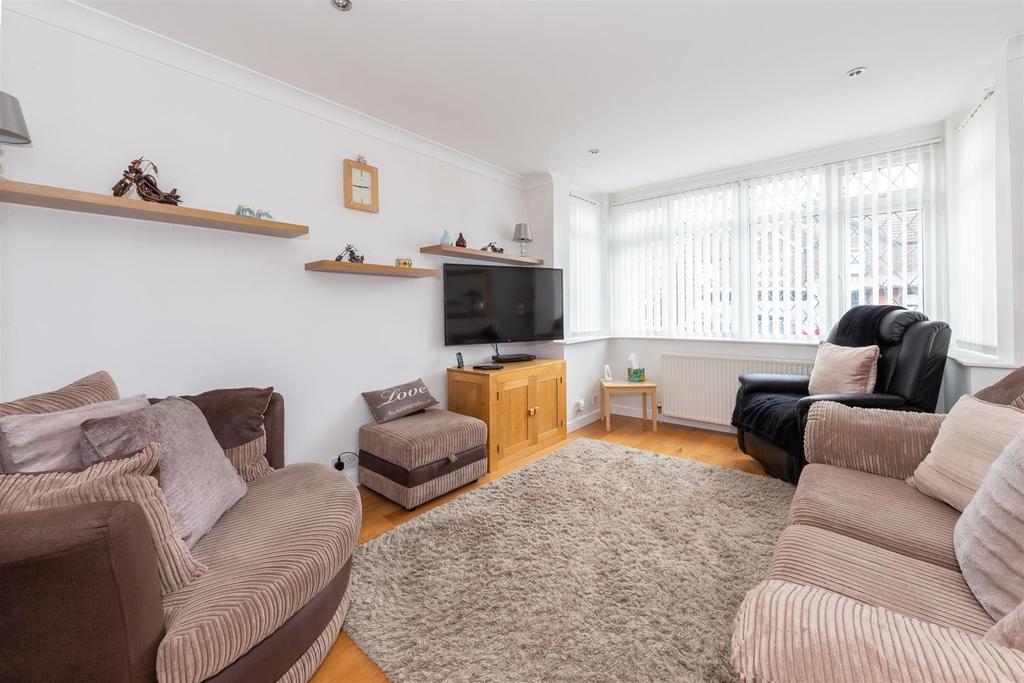 Drury Lane, Houghton Regis, Bedfordshire 2 bed semidetached bungalow
