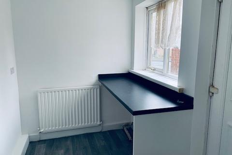 3 bedroom terraced house to rent, Castle View, Castletown, Sunerland, Tyne & Wear  SR5