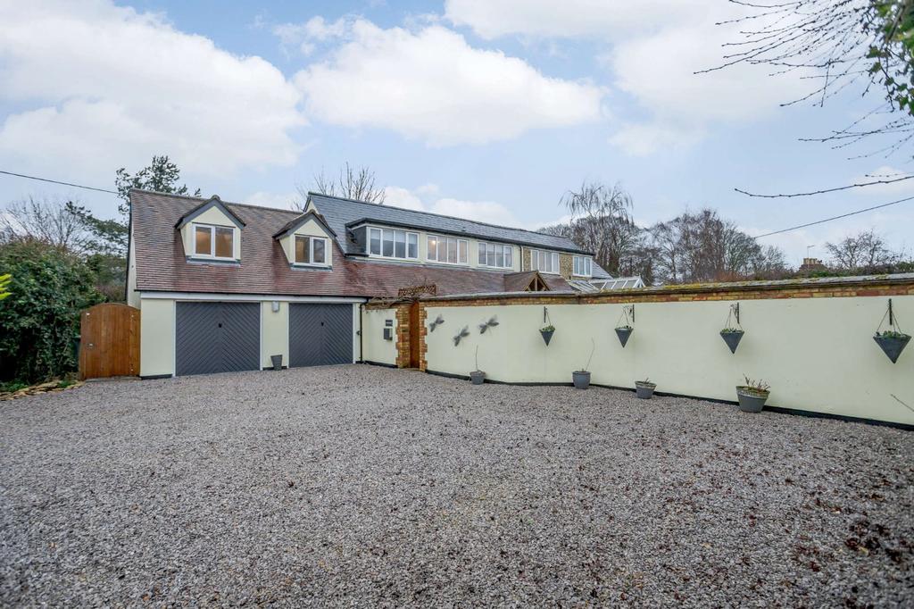 Driveway/Garaging