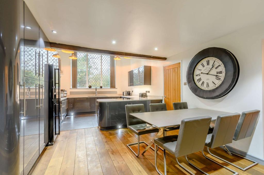 Kitchen/Breakfast