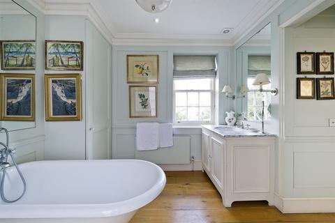 41 Abbotsbury Close, London, W14 8EQ