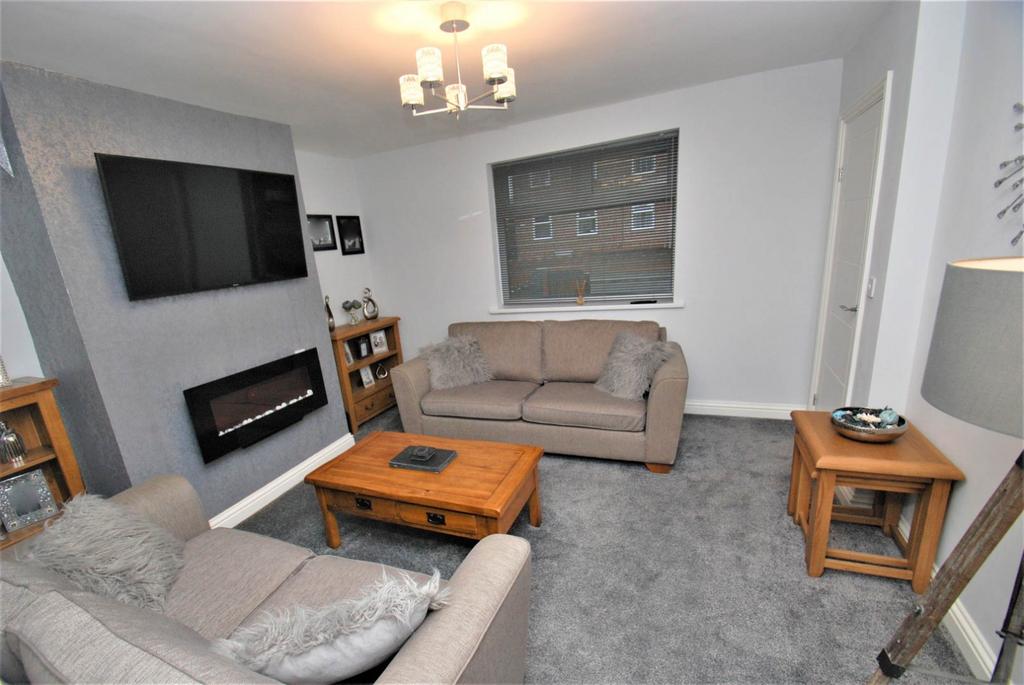 Dunlop Crescent, South Shields 3 bed semidetached house £120,000