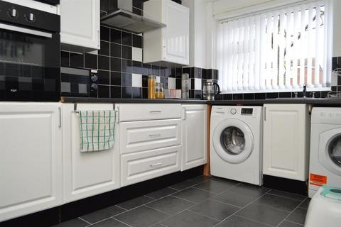 5 Levington Drive, Oldham, OL8 2TN