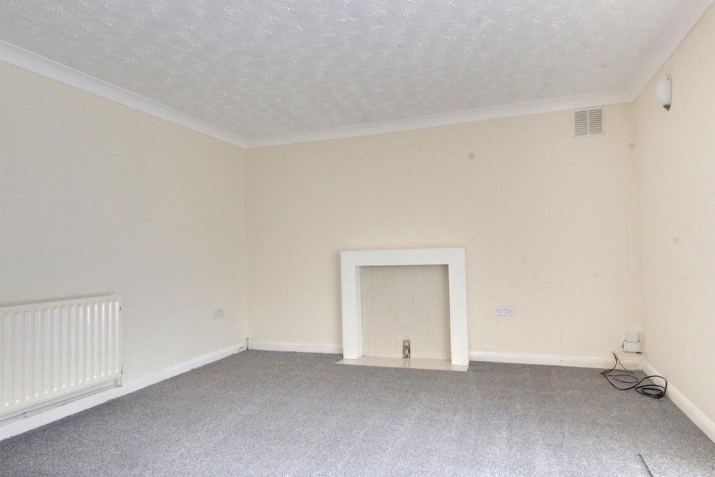 Waterlooville Galaxie Road UNFURNISHED 3 bed end of terrace house £