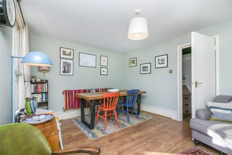 10 Mothers Square, London, E5 8TT