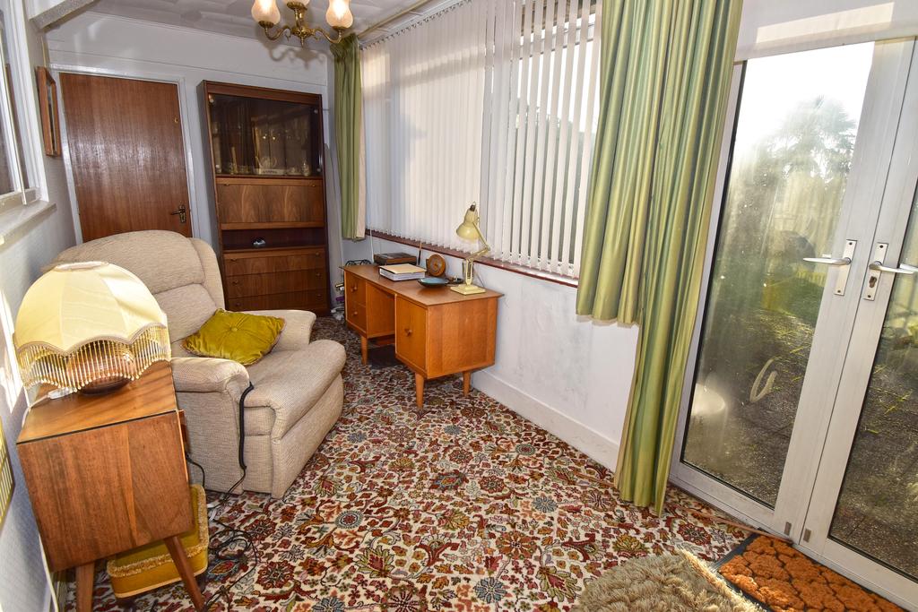 Sun Lounge/Dining Rm