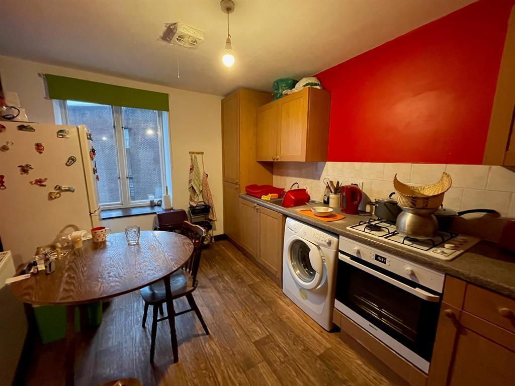 Flat 1 Dining Kitchen