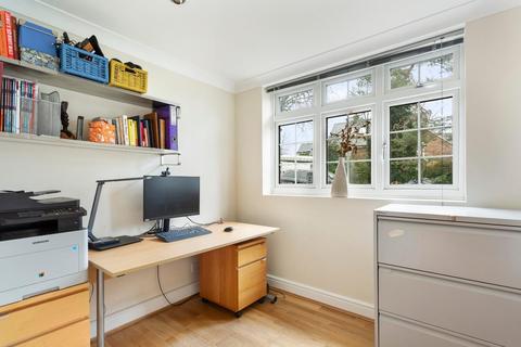 4 Deepdale Avenue, Bromley, BR2 0TJ